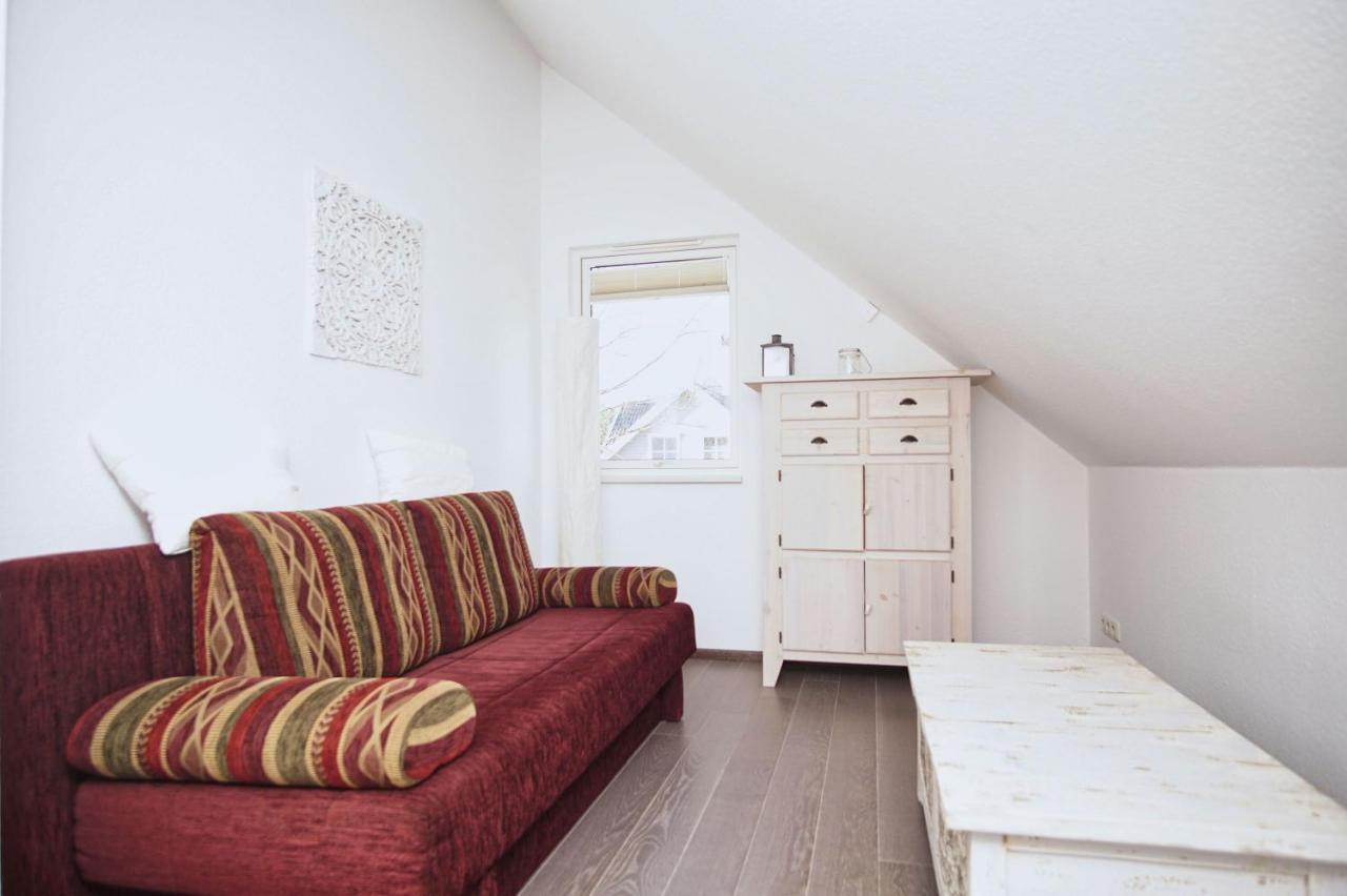 Komfortables Haus Mit Kamin, Sauna, Garten, Terrasse - Ferienhaus Sternschnuppe Wiek auf Rügen Zewnętrze zdjęcie