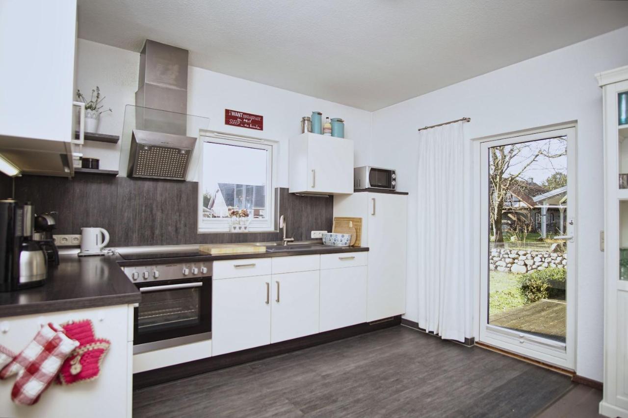 Komfortables Haus Mit Kamin, Sauna, Garten, Terrasse - Ferienhaus Sternschnuppe Wiek auf Rügen Zewnętrze zdjęcie