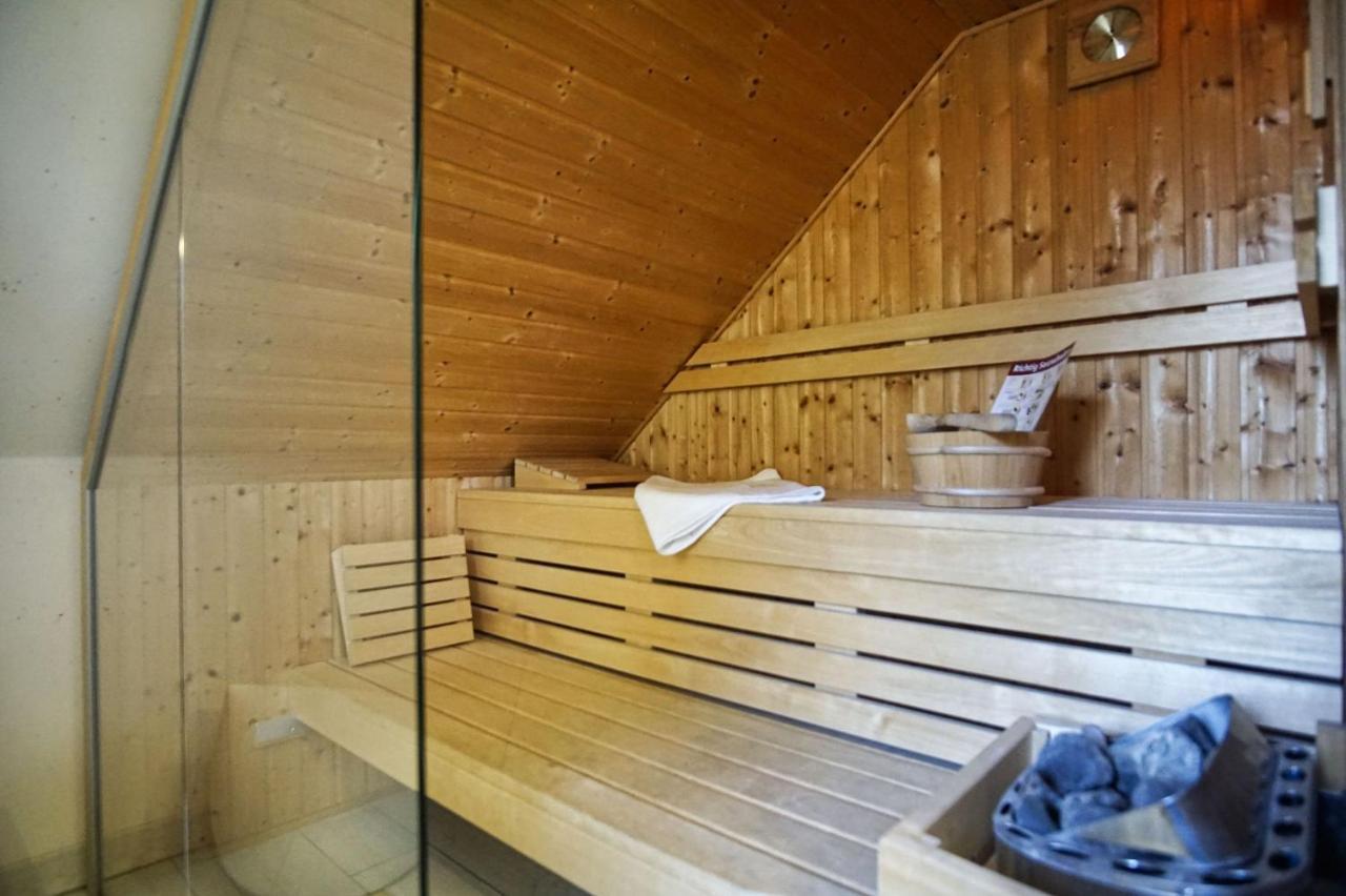 Komfortables Haus Mit Kamin, Sauna, Garten, Terrasse - Ferienhaus Sternschnuppe Wiek auf Rügen Zewnętrze zdjęcie