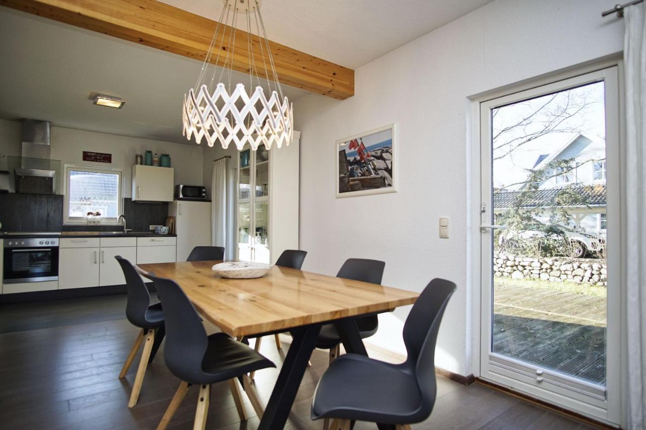 Komfortables Haus Mit Kamin, Sauna, Garten, Terrasse - Ferienhaus Sternschnuppe Wiek auf Rügen Zewnętrze zdjęcie