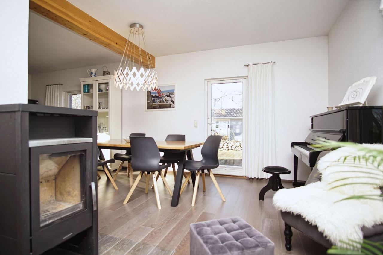 Komfortables Haus Mit Kamin, Sauna, Garten, Terrasse - Ferienhaus Sternschnuppe Wiek auf Rügen Zewnętrze zdjęcie
